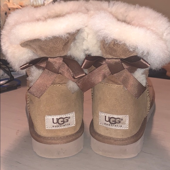 UGG Shoes - Bow Uggs